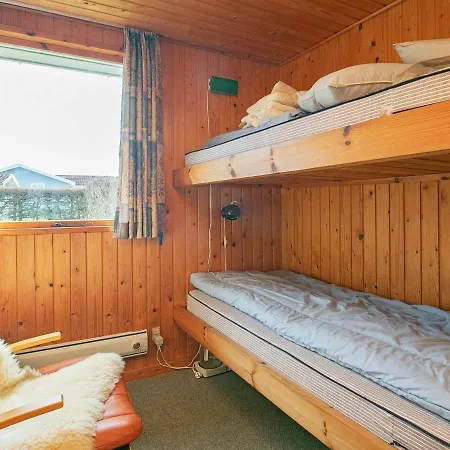 6 Person Holiday In Semesterbostad