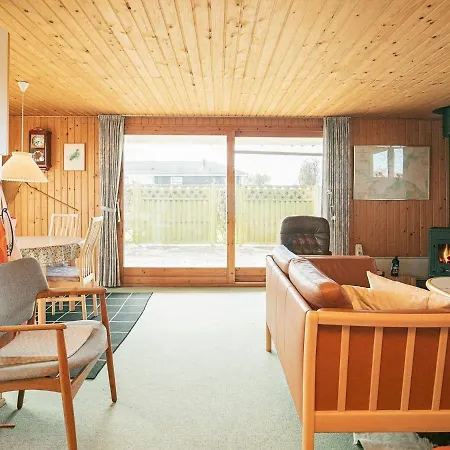 6 Person Holiday In Semesterbostad *